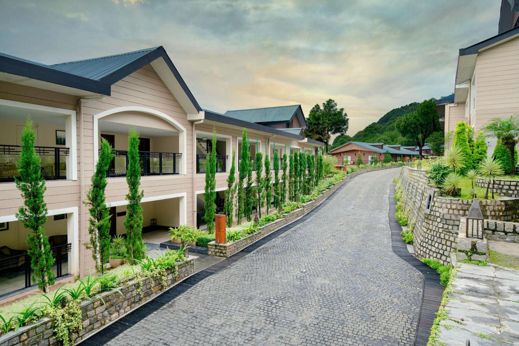 Radisson Blu Resort Dharamshala Exterior foto